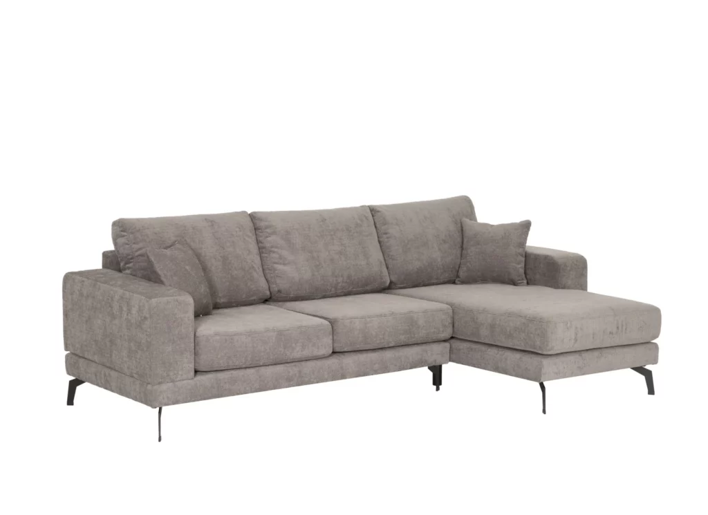 grijze stoffen hoekbank met chaise longue en metalen poten van Belga Meubel