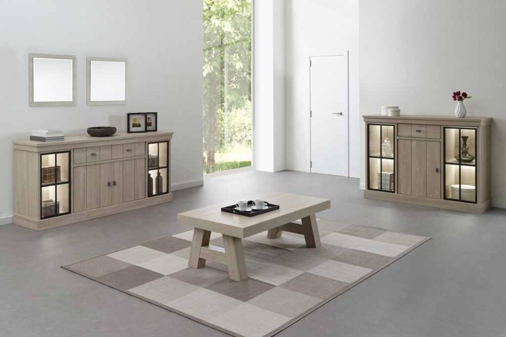 Moderne lichte houten kasten en salontafel in minimalistische woonkamer met groot raam, Belga Meubel Brugge