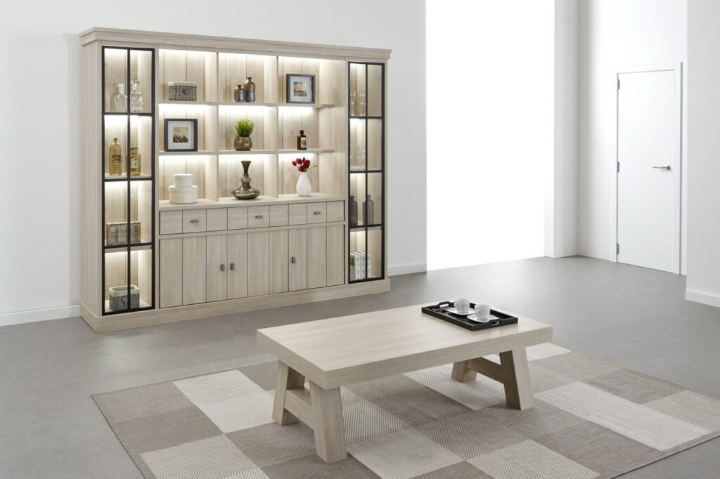 Modern houten woonkamermeubel en salontafel in lichte kleur met verlichting, verkrijgbaar bij Belga Meubel Brugge