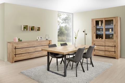 Moderne eethoek met houten tafel, zwarte stoelen, buffetkast en dressoir in lichte kamer bij Belga Meubel Brugge